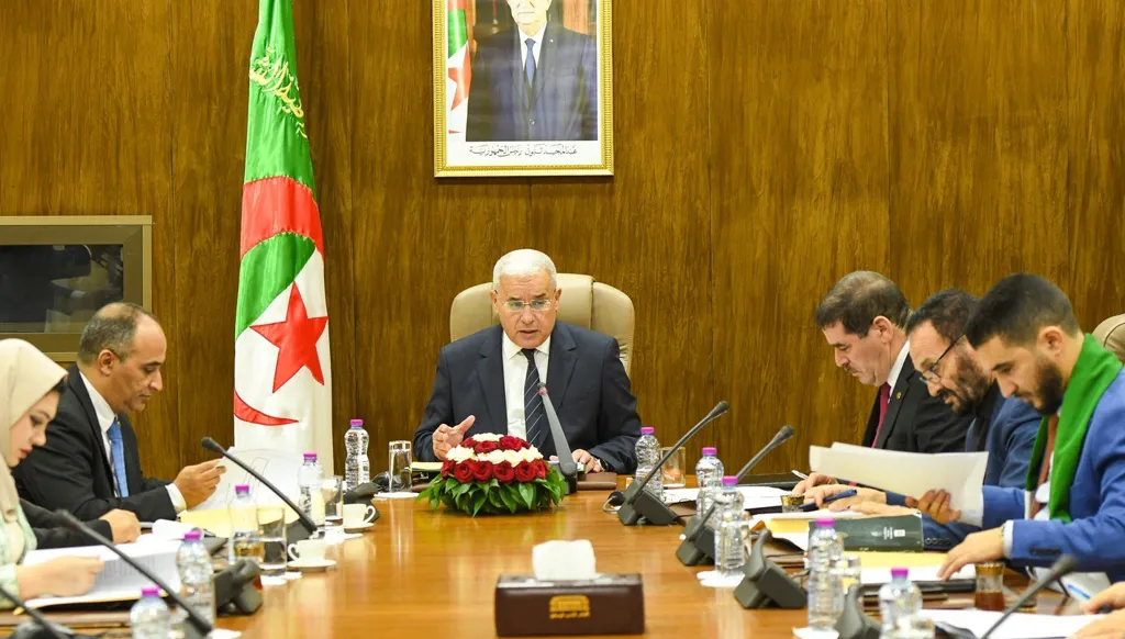 هل يؤثر هدوء العلاقات بين الجزائر وباريس على مشروع قانون تجريم الاستعمار؟