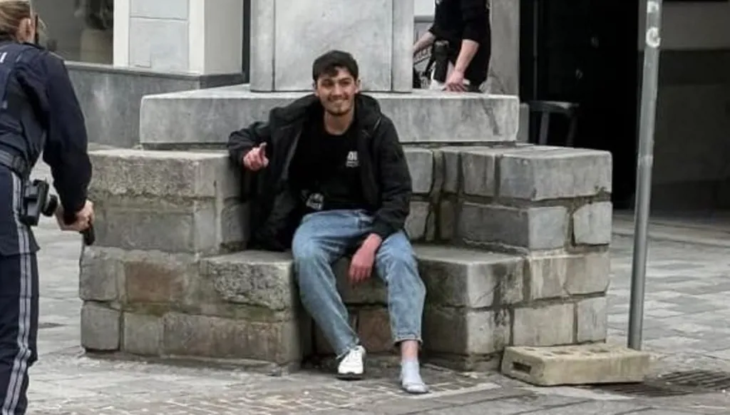 طالب لجوء سوري "المبتسم"... منفذ عملية الطعن في النمسا
