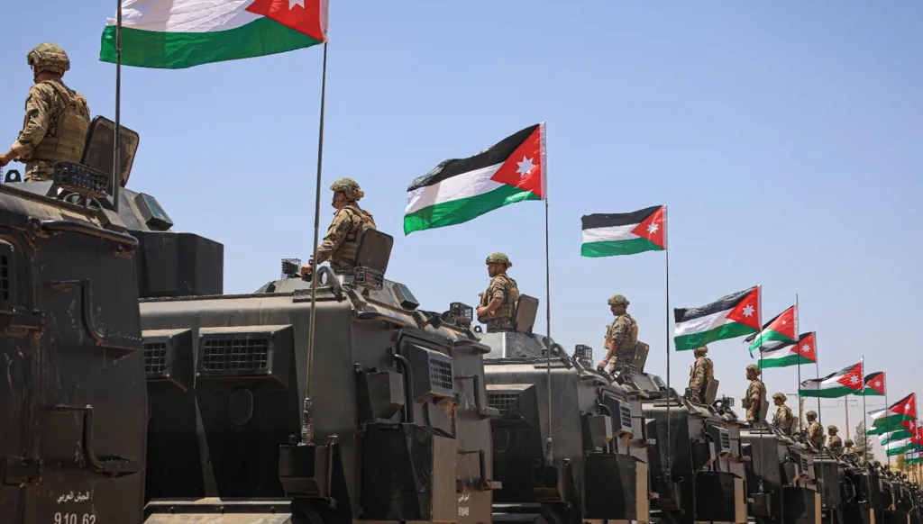 الجيش الأردني يحبط محاولة تهريب مخدرات بواسطة بالونات قرب الحدود مع سوريا والعراق