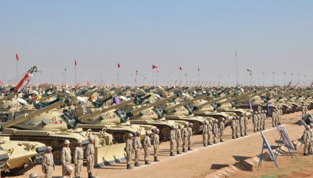 حشود مصرية في سيناء و"قلق" إسرائيلي: هل يقترب الصدام المسلّح؟