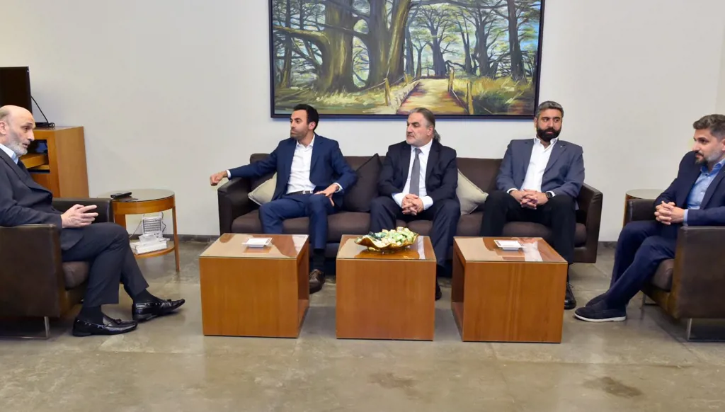 لقاء بين جعجع ووفدَي "الكتلة الوطنية" و"خط أحمر"... الصادق: همّنا تطوير العمل البلدي في بيروت