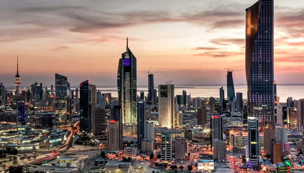 الكويت تتوقع قفزة قياسية في الإيرادات غير النفطية مدعومة برفع الضرائب والرسوم