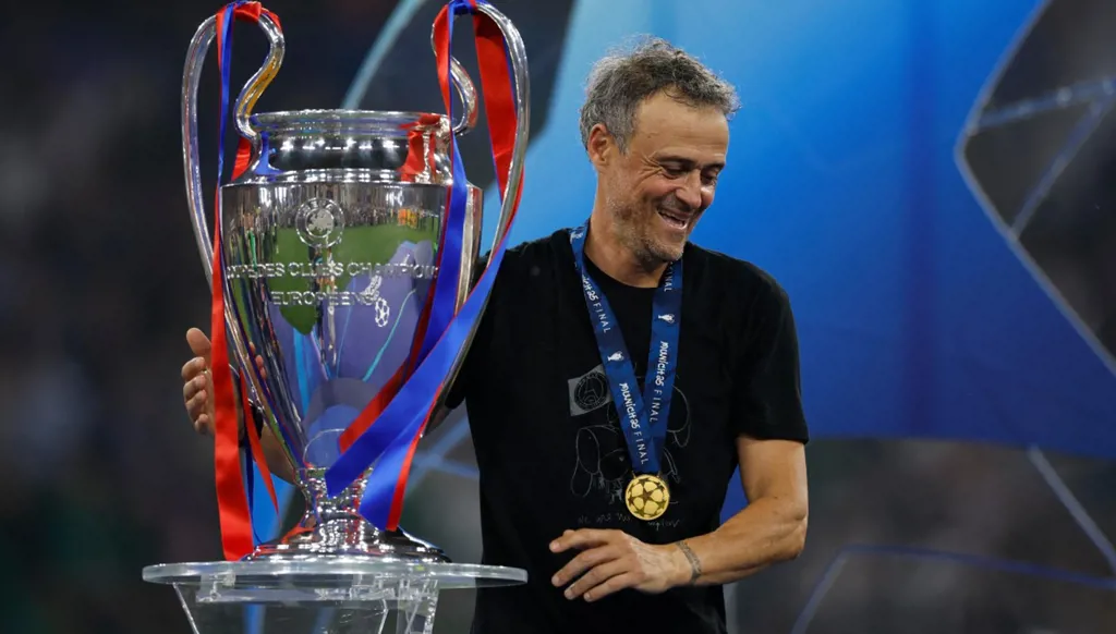 لويس إنريكي... حين يصبح الرقم توقيعاً لا يُمحى