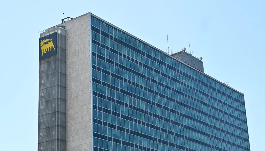 إيني الإيطالية: تأثير الصراع في إيران على أسعار النفط والغاز سيكون أكبر مما يُعتقَد الآن