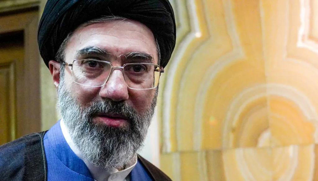 خامنئي ينعى لاريجاني في بيان: لكل دم يراق ثمن سيدفعه القتلة قريباً