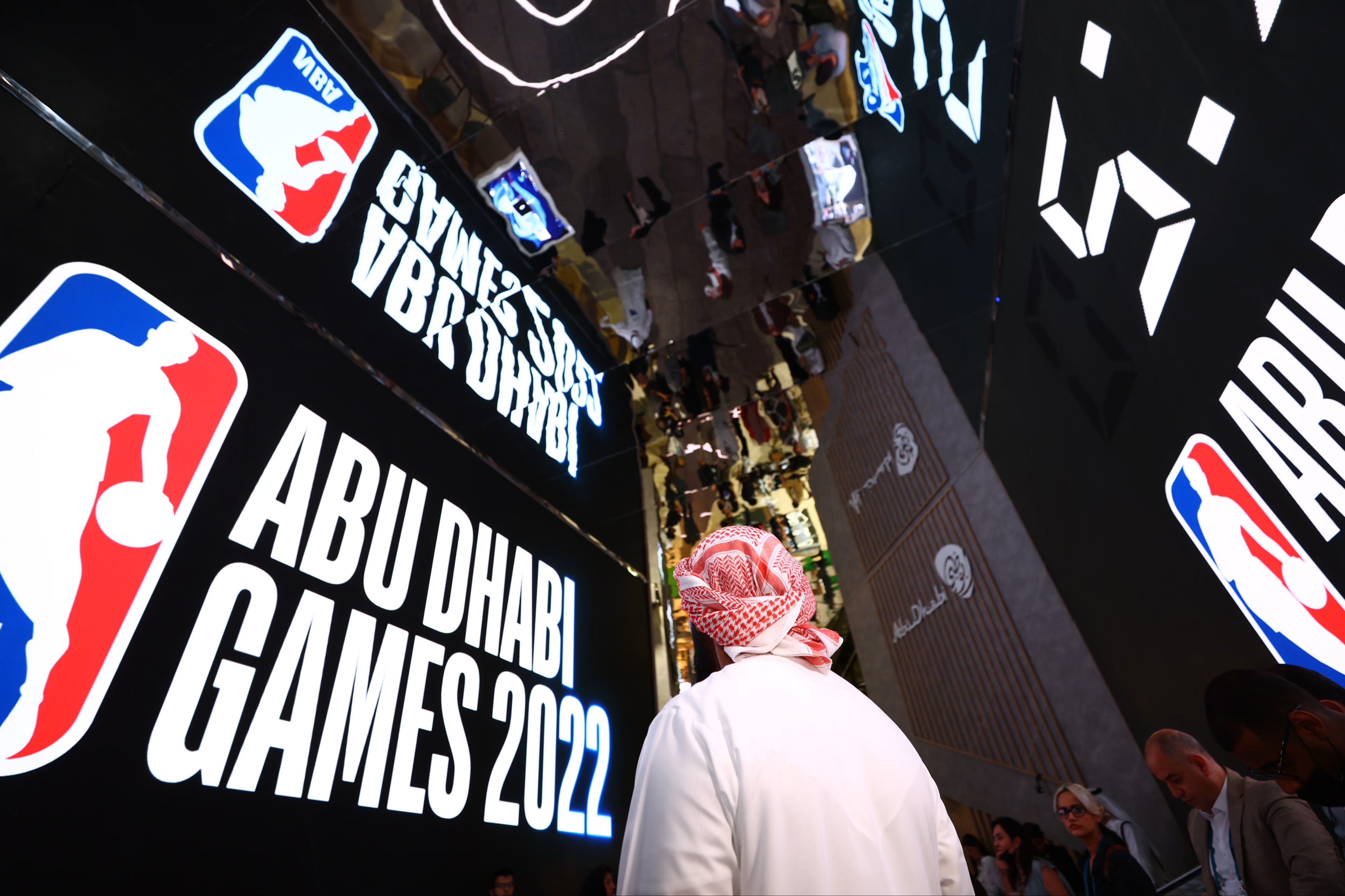 NBA وأبوظبي.