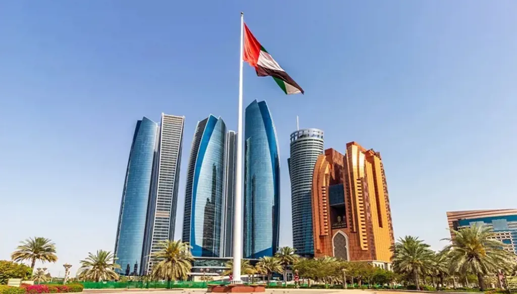 منصور بن زايد وقاليباف بحثا سبل خفض التصعيد في المنطقة