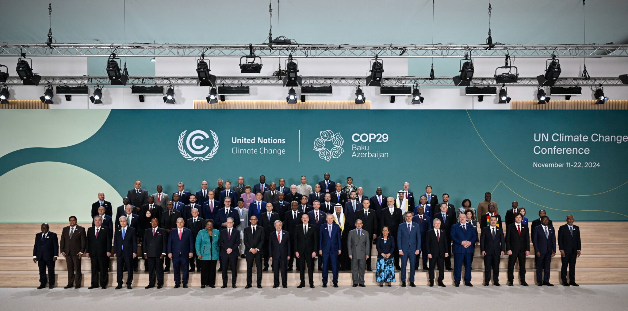 المشاركون في مؤتمر الأمم المتحدة لتغير المناخ (COP29) في باكو، 12 نوفمبر 2024. (أ ف ب)