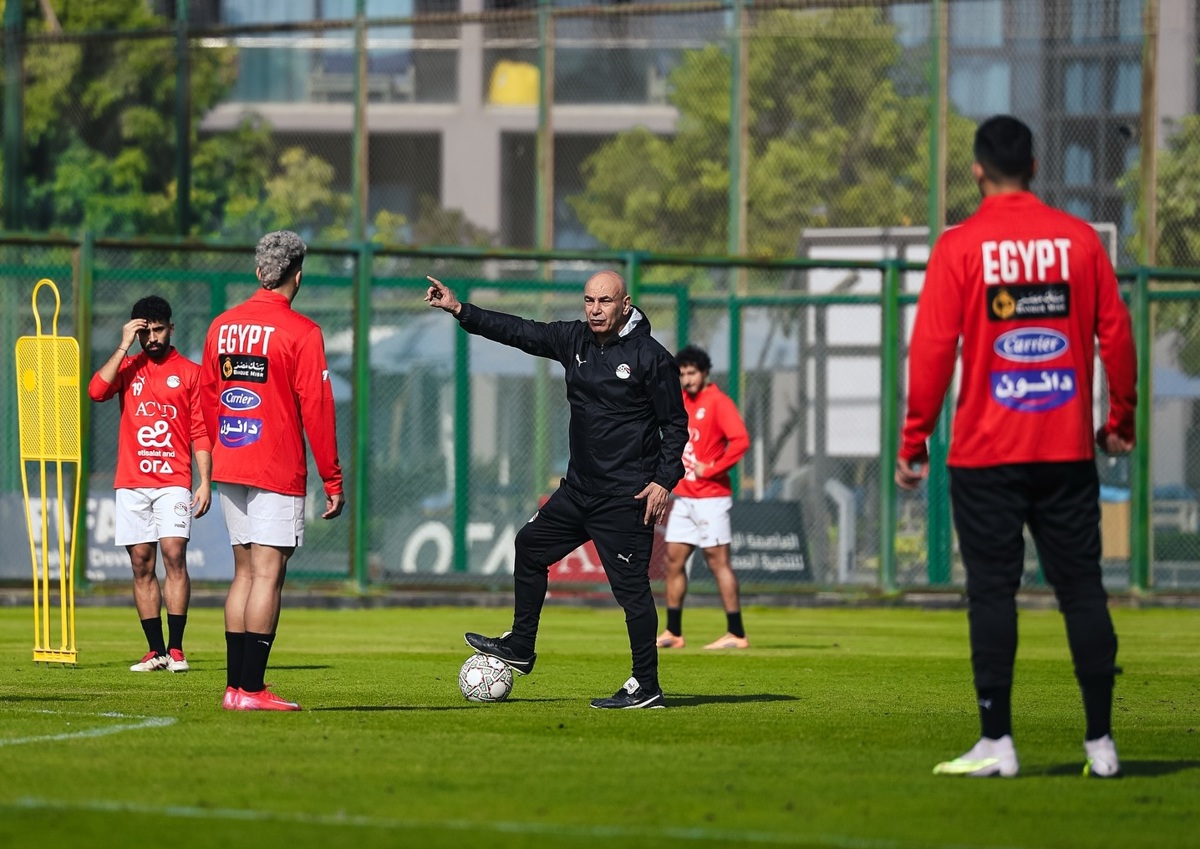 المصري حسام حسن يطارد حلم الكأس الثامنة لمنتخب الفراعنة. (وكالات)