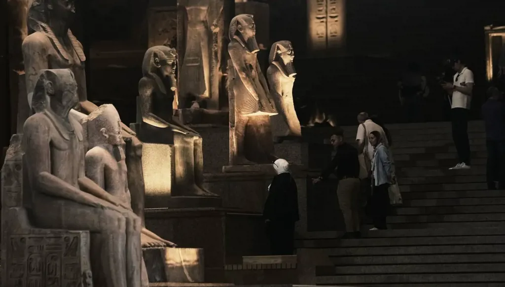 بعثة أثرية تكتشف جزءاً من معبد الملك أبريس في منطقة "ميت رهينة" بالجيزة