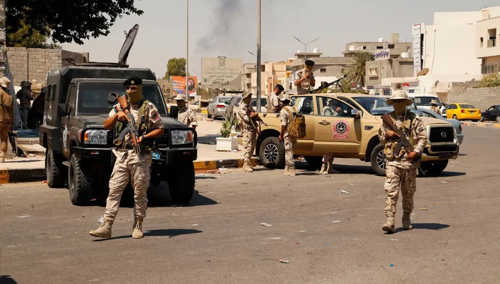 فرار سجناء... اشتباكات عنيفة في العاصمة الليبية طرابلس (فيديو)