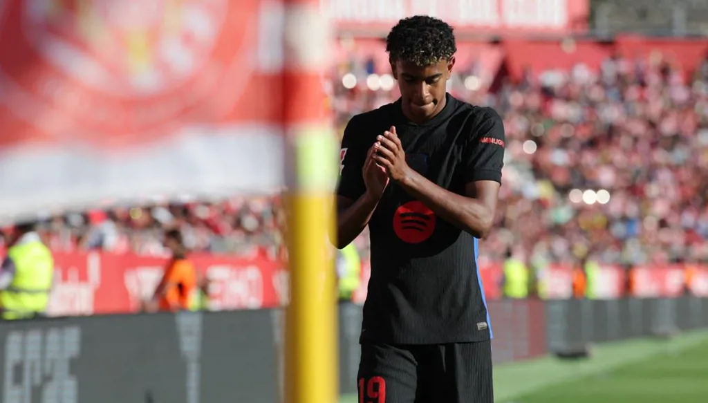 هل يلتزم لامين يامال بتكتيكات فليك؟... الأرقام تجيب