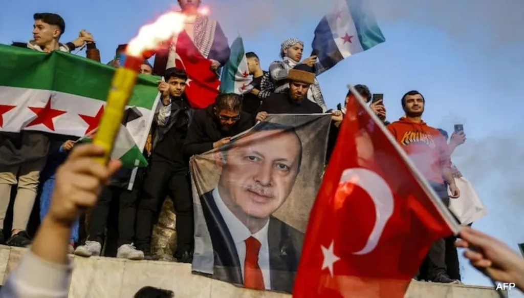 بعد إيران.. هل تُهيمن أنقرة على الشرق الأوسط عبر دمشق؟