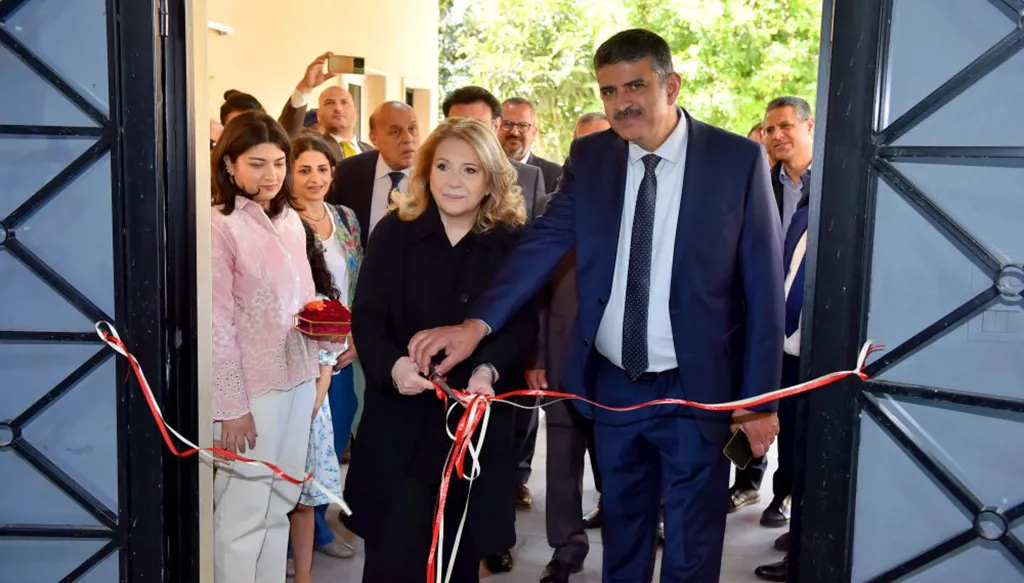 مؤسسة الوليد تُدشّن مستوصفاً في الزعرورية وترمّم مبنى البلدية