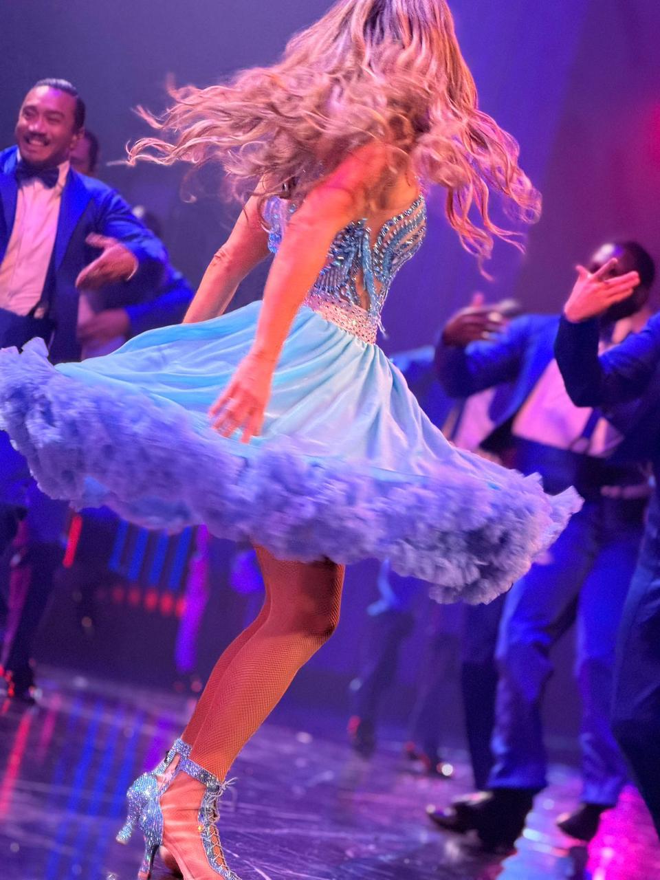 جنيفير لوبيز بتوقيع المصمم اللبناني العالمي شربل زوي