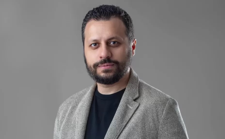 الناقد أحمد شوقي (غوغل)