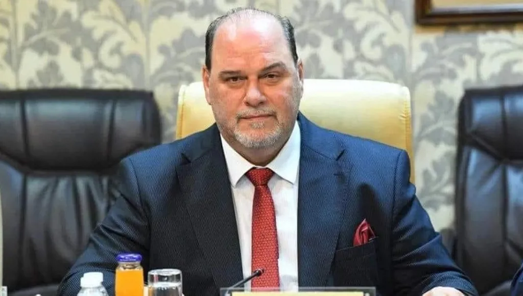 نقيب الفنانين العراقيين يدعو أعضاء "لجنة الثقافة" النيابية إلى دورات لغة وإملاء