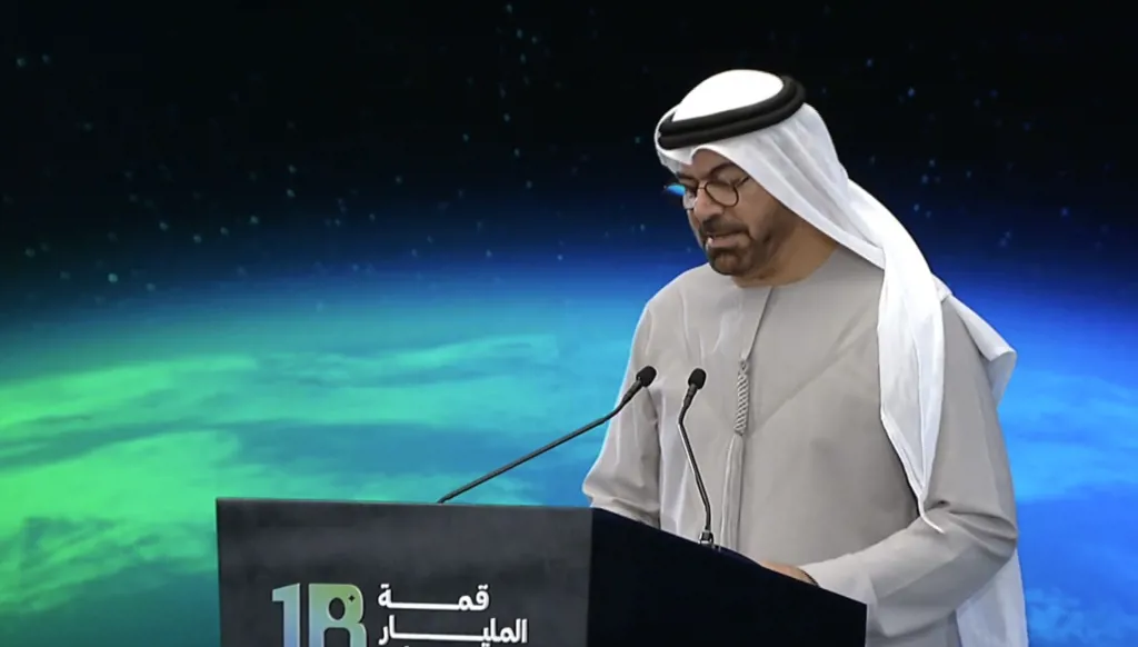 محمد القرقاوي يعلن إطلاق حملة "مليار عمل مجتمعي" خلال قمة المليار متابع