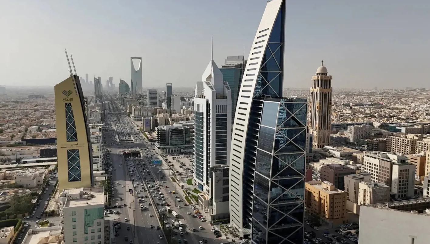 الاقتصاد السعودي يستعد لانتعاش كبير في 2027 بعد عام استثنائي من تراجع النشاط النفطي