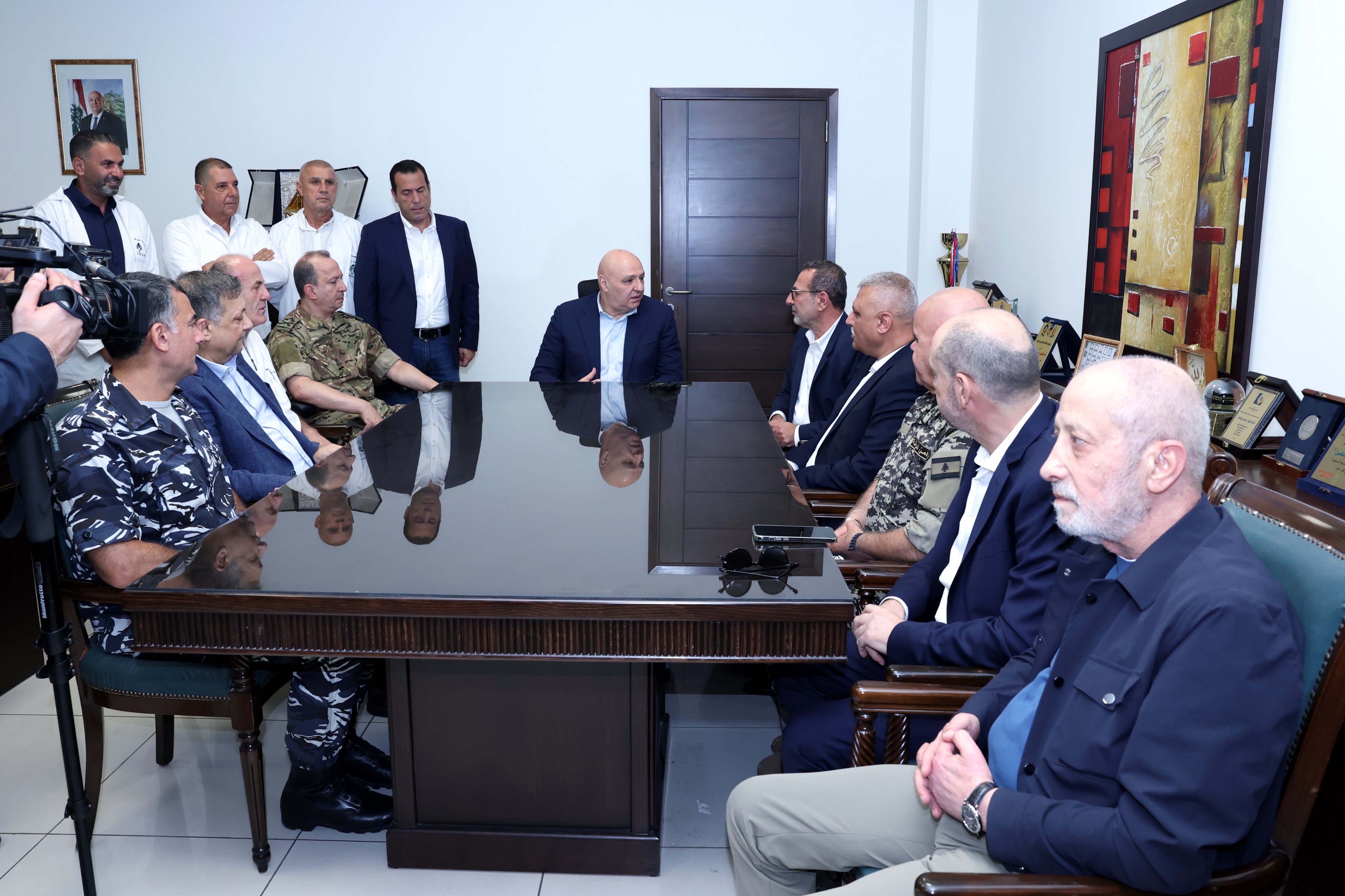الرئيس جوزف عون في لقاء مع الطاقم الطبي والإداري في مستشفى نبيه بري الجامعي الحكومي في النبطية (رئاسة الجمهورية اللبنانية)