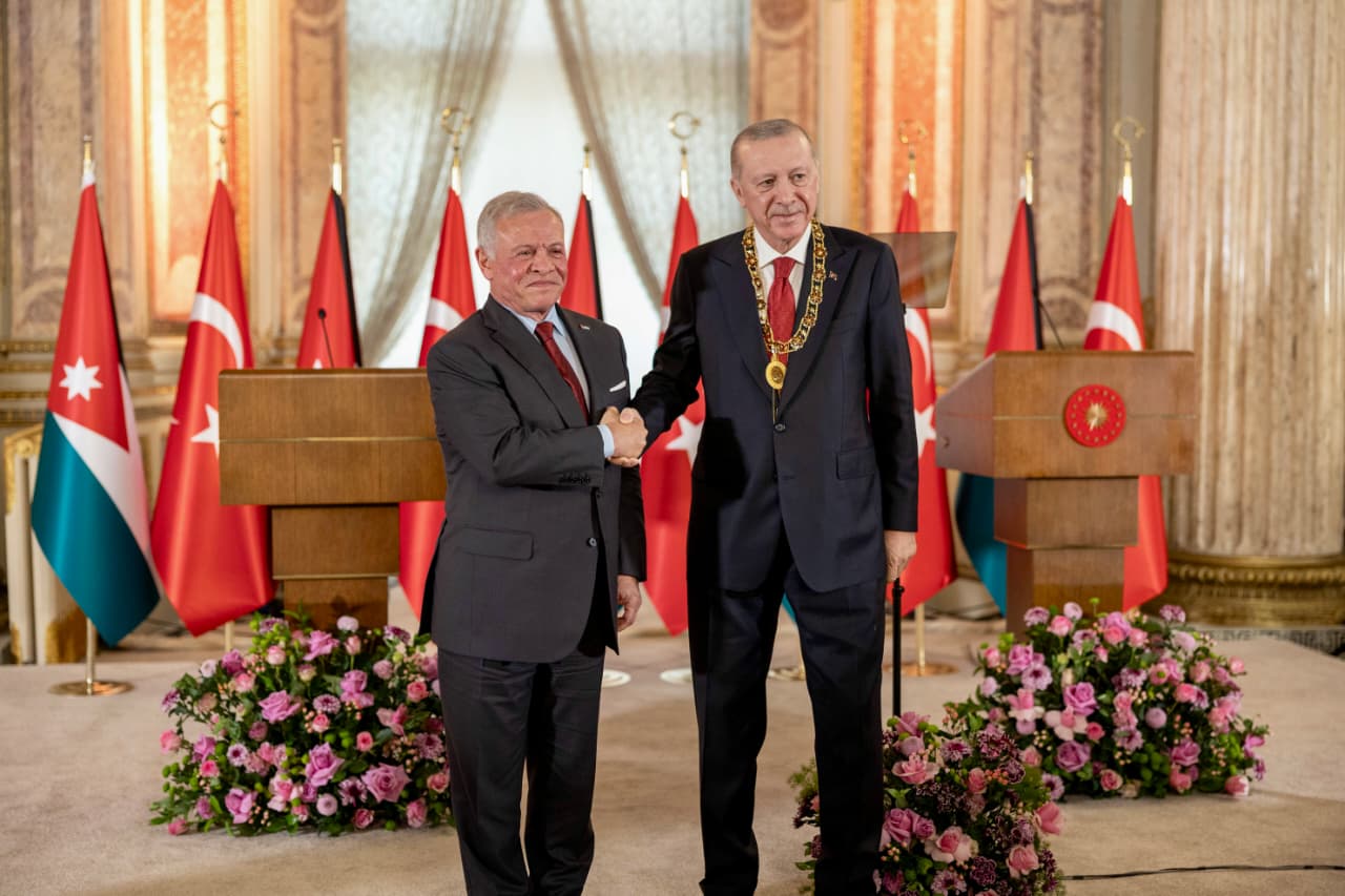الرئيس الأردني عبدالله الثاني والرئيس التركي رجب طيب إردوغان في إسطنبول (بترا)