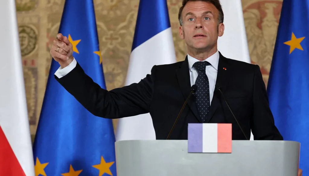 ماكرون: "حزب الله" استهدف جنودنا لأنهم كانوا يؤدون مهمتهم، لا لأنهم فرنسيون