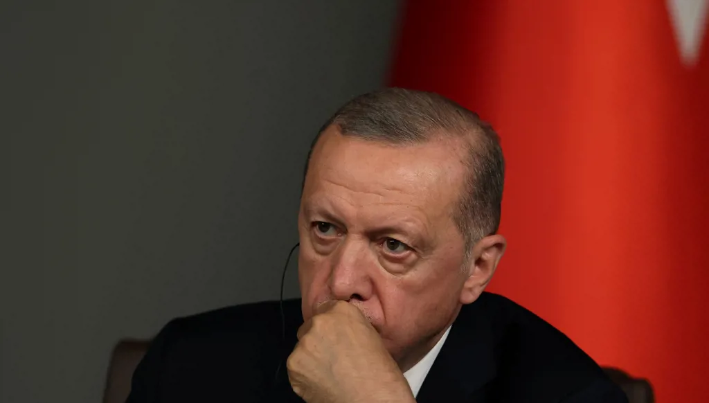 أردوغان يرحّب برد "حماس" ويدعو إسرائيل لوقف القصف