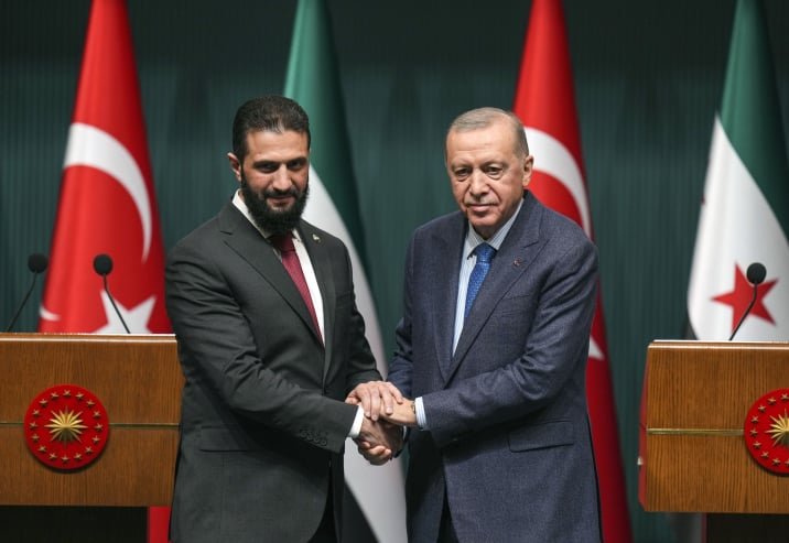 الرئيس التركي رجب طيب أردوغان والرئيس السوري أحمد الشرع (أ ب)
