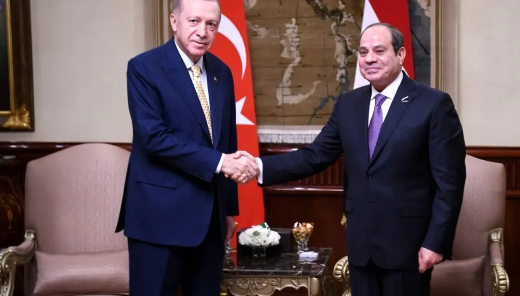 قمة مصرية-تركية في القاهرة... السيسي وإردوغان يشدّدان على احترام اتفاق غزة