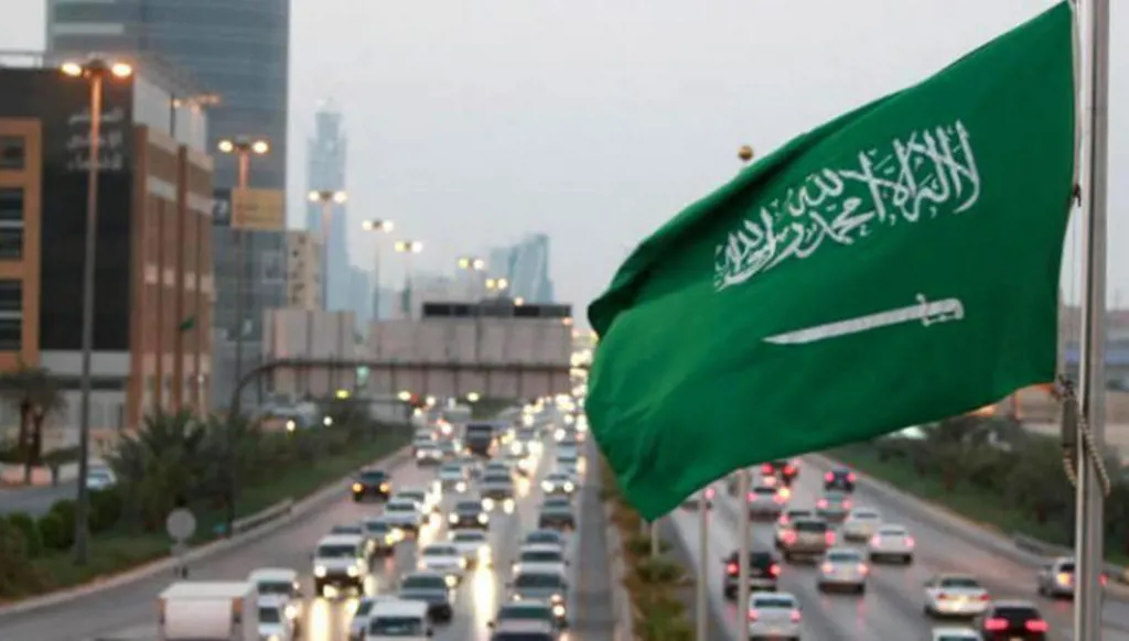 السعودية تنفي تقارير عن رفع الحظر على المشروبات الكحولية