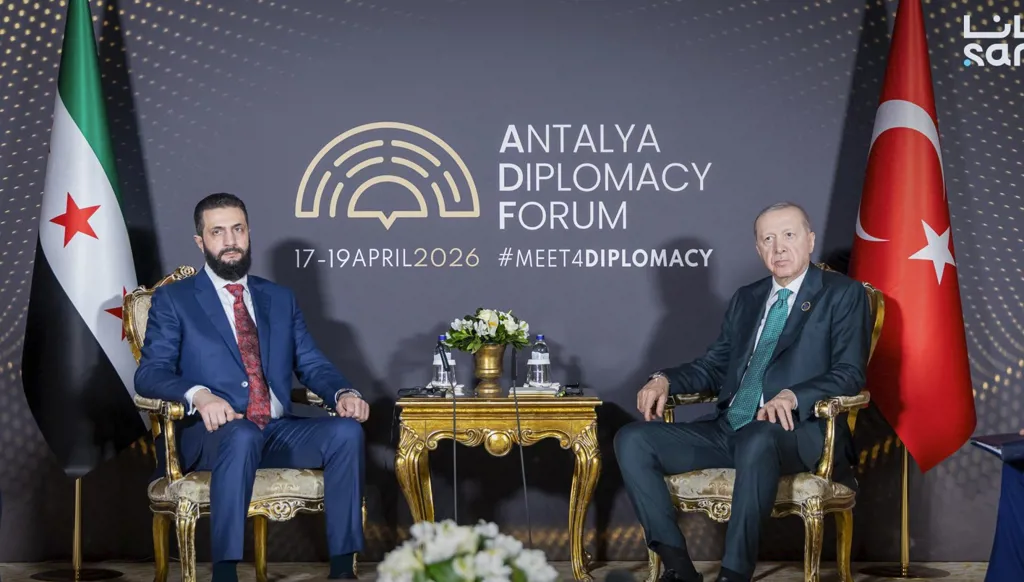على هامش أنطاليا... الرئيسان السوري والتركي يبحثان تعزيز العلاقات الثنائية
