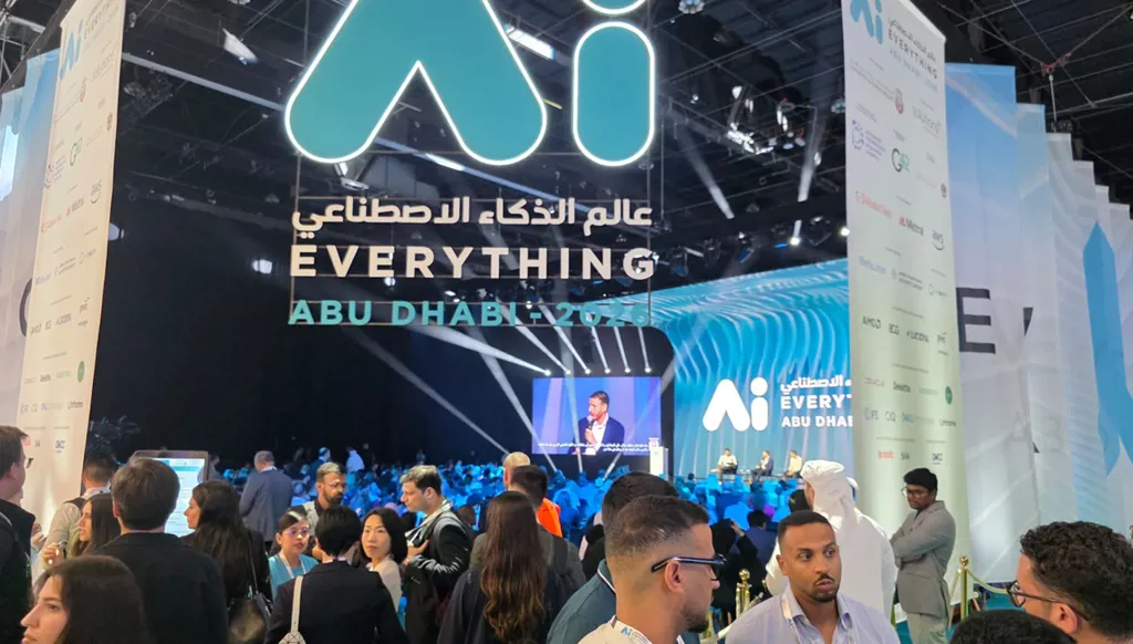 قمة عالم الذكاء الاصطناعي أبوظبي 2026.. كليات التقنية تعرض ابتكاراتها