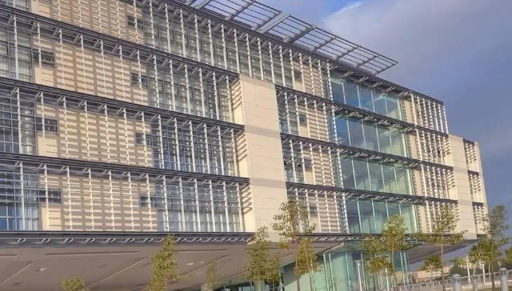 في وداع مغادر من الزمن الأكاديمي