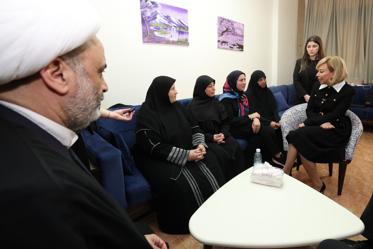 السيدة الأولى نعمت عون في لقاء مع التربويات في مجمَّع دوحة المبرّات التربوي الرعائي في بعبدا (الرئاسة اللبنانية)