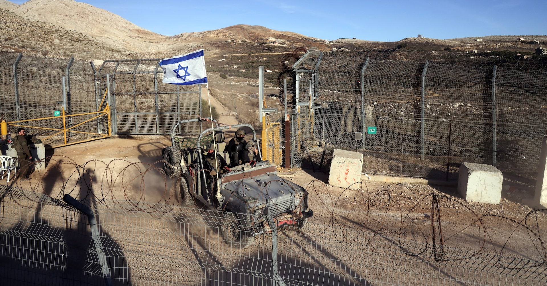 السياج الفاصل بين سوريا وإسرائيل في الجولان (رويترز)