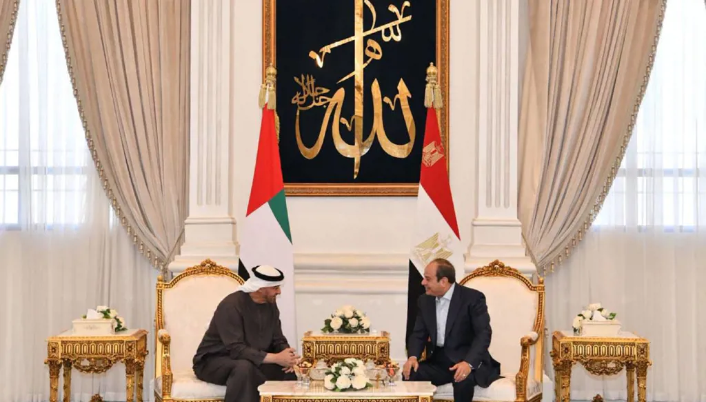 لقاء السيسي ومحمد بن زايد في العلمين... رسائل تنسيق وسط عواصف المنطقة