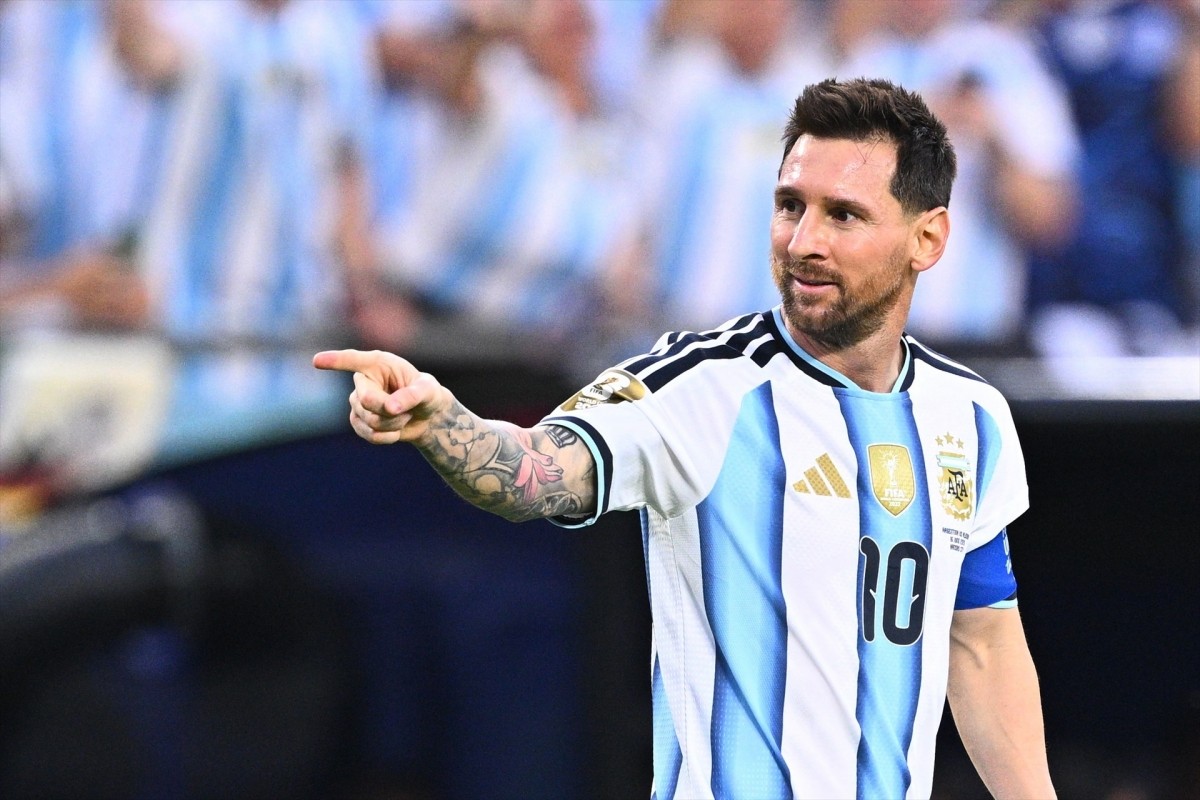 ليونيل ميسي مع منتخب الأرجنتين خلال كاس العالم الماضية. (وكالات)