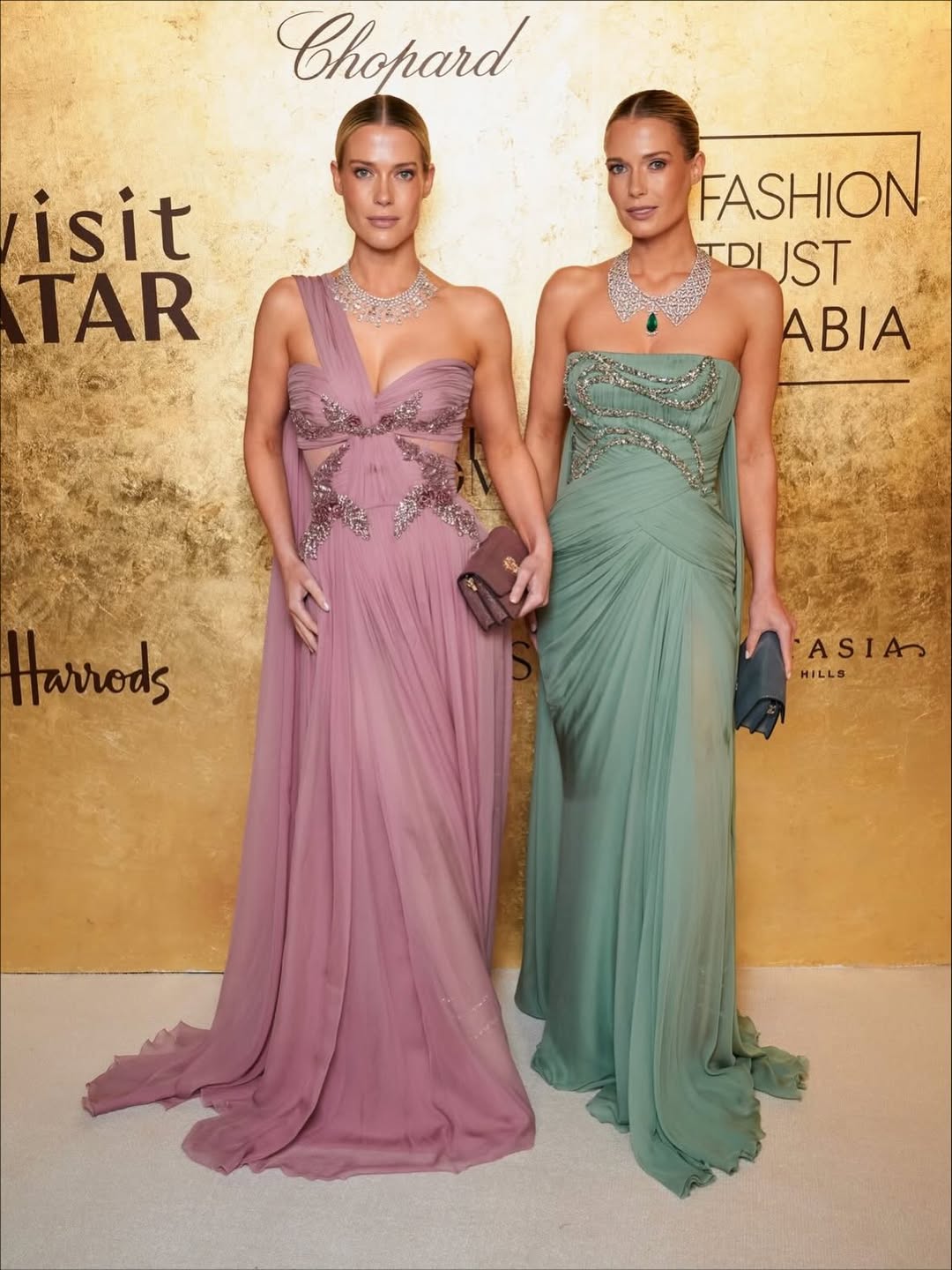ليدي أميليا وليدي إليزا سبنسر بفستان زهير مراد في حفل توزيع جوائز فاشن تراست العربية 2025 بقطر (انستغرام)