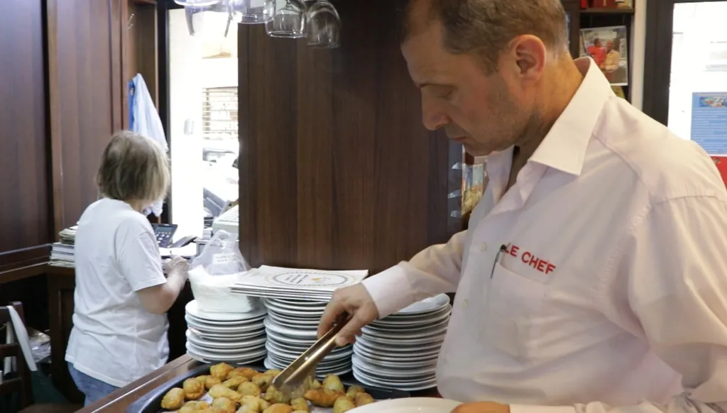 "Le Chef" ... حكاية مطعم وذاكرة مدينة