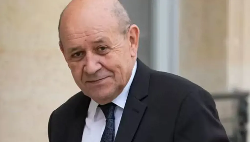 Source française pour Annahar : La visite de Beyrouth de Le Drian se concentre sur la conférence de soutien à l'armée