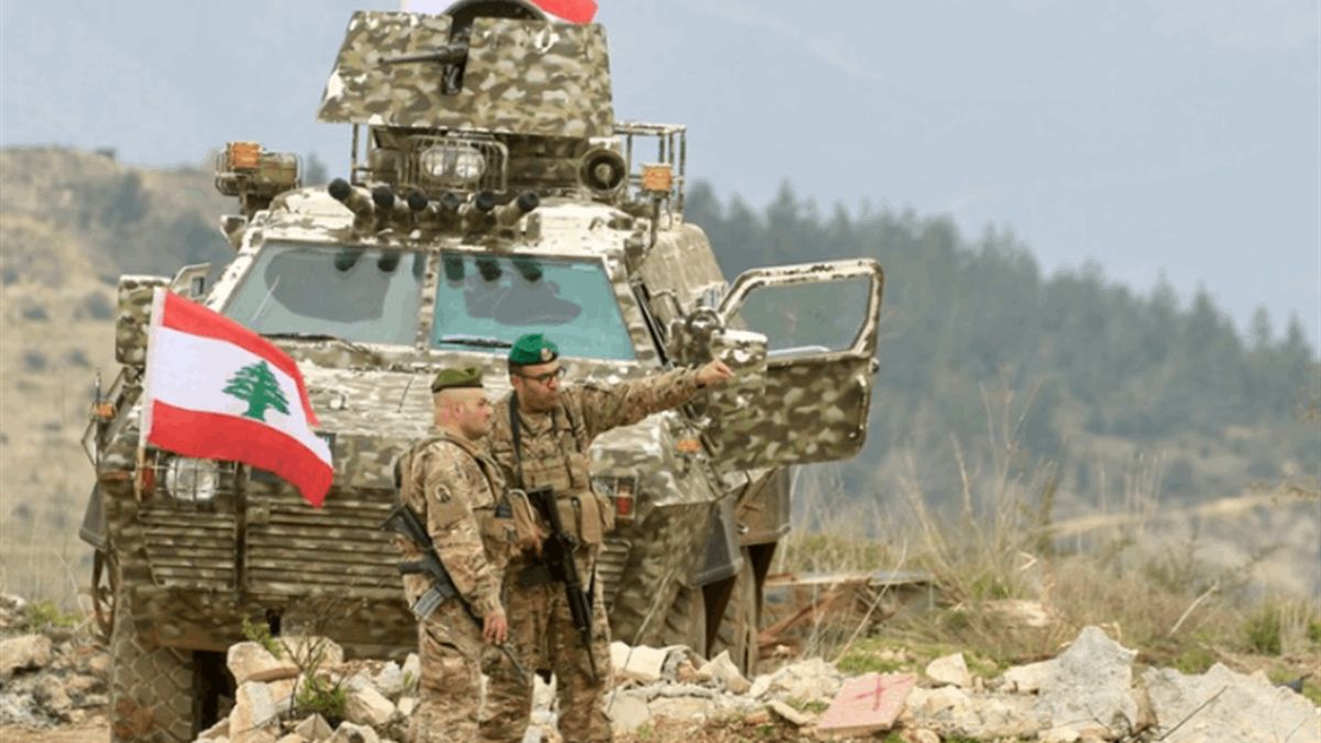 عنصران من الجيش اللبناني (مواقع).
