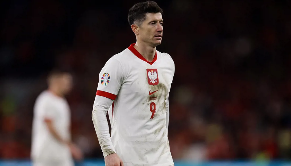 محاولات لإقناع ليفاندوفسكي بالعودة إلى منتخب بولندا