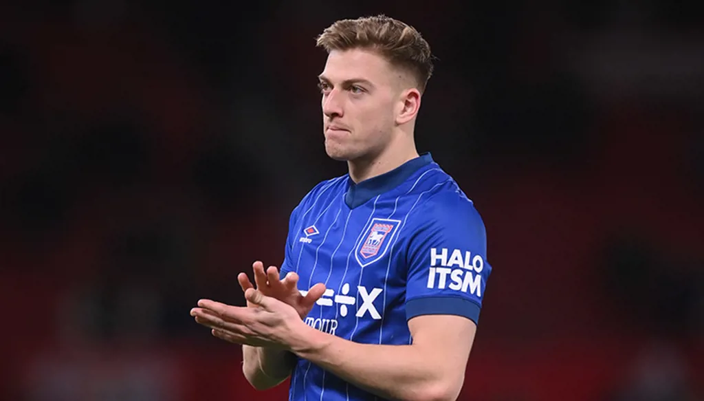 تشيلسي يواصل التسوّق ويستهدف نجم إيبسويتش تاون