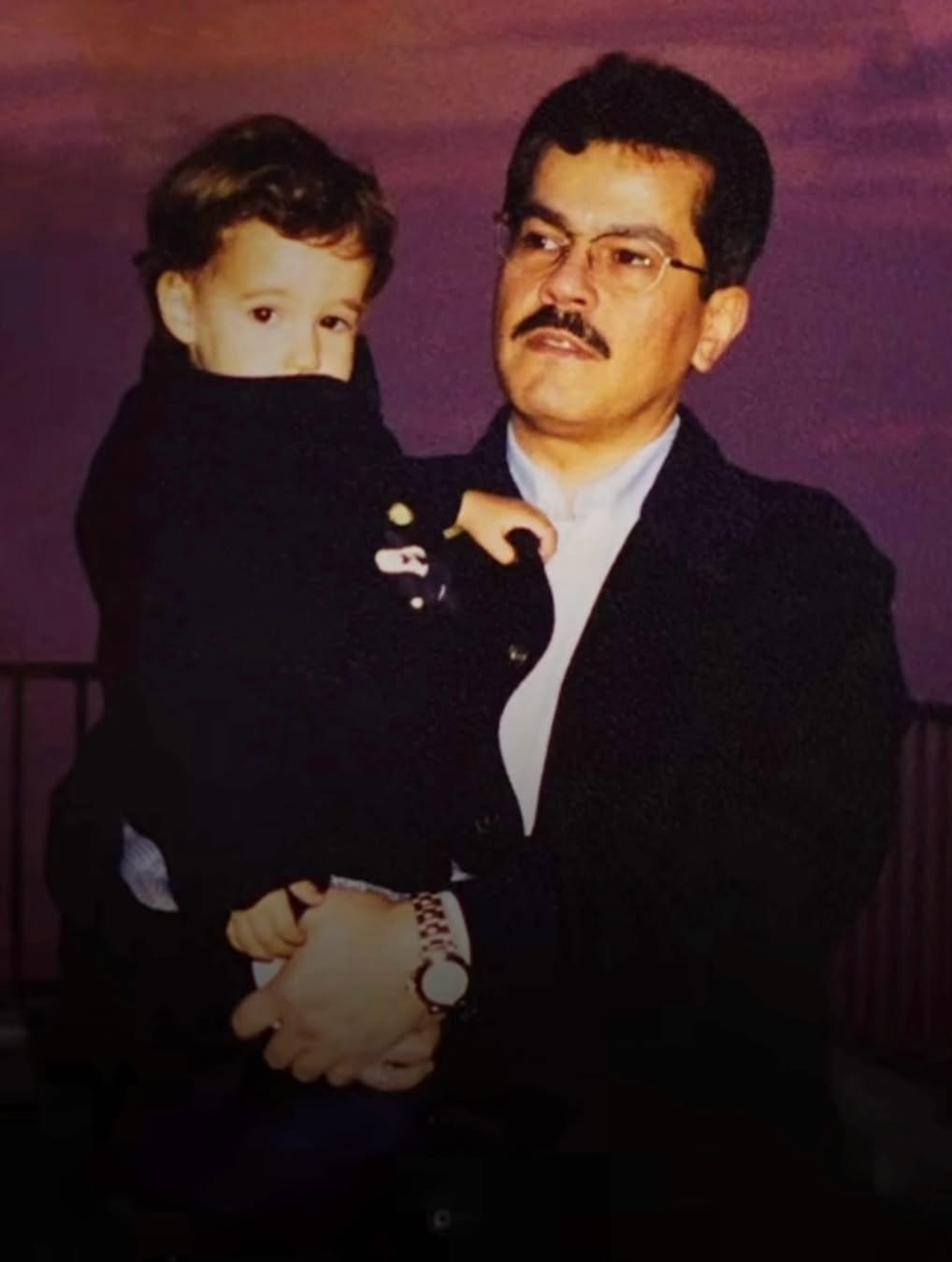 الأميرة رجوة في صغرها مع والدها (انستغرام)