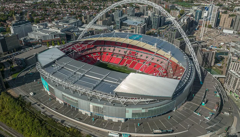 "ويفا" يحسم هوية مسرحي افتتاح وختام يورو 2028