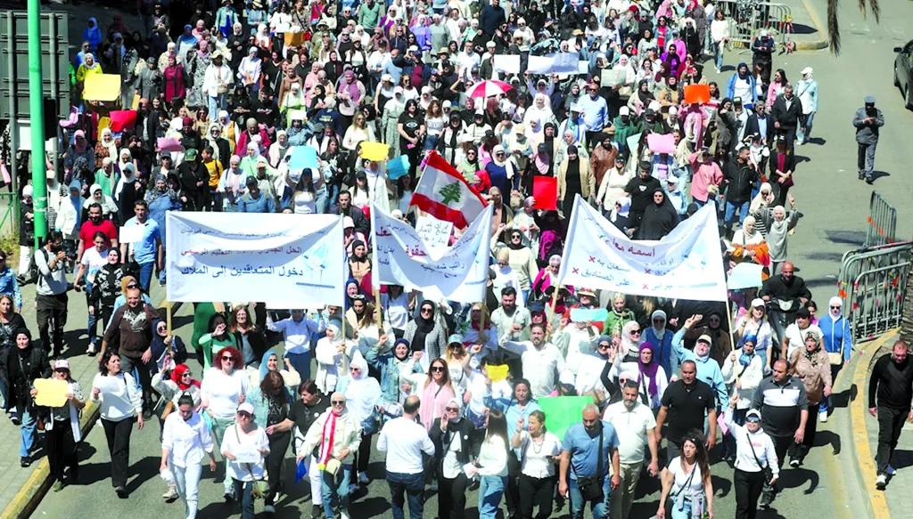 القطاع العام: 320 ألفاً بين مدني وعسكري  و120 ألف متعاقد جلّهم من الهيئات التعليمية