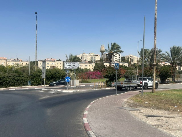 لافتة تشير إلى مستوطنة معاليه أدوميم. (النهار)