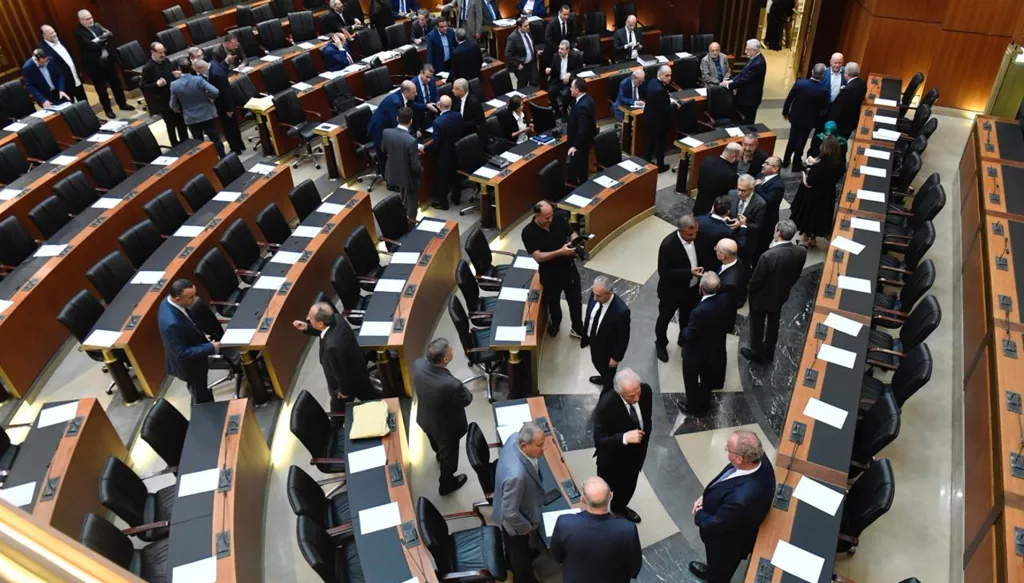 عيوب النظام الداخلي تعرقل التشريع وآخر تعديل منذ 22 عاماً اقتراحات تجمّد في المجلس... من سيغيّر أحكاماً "ارتاح" لها لعقود؟