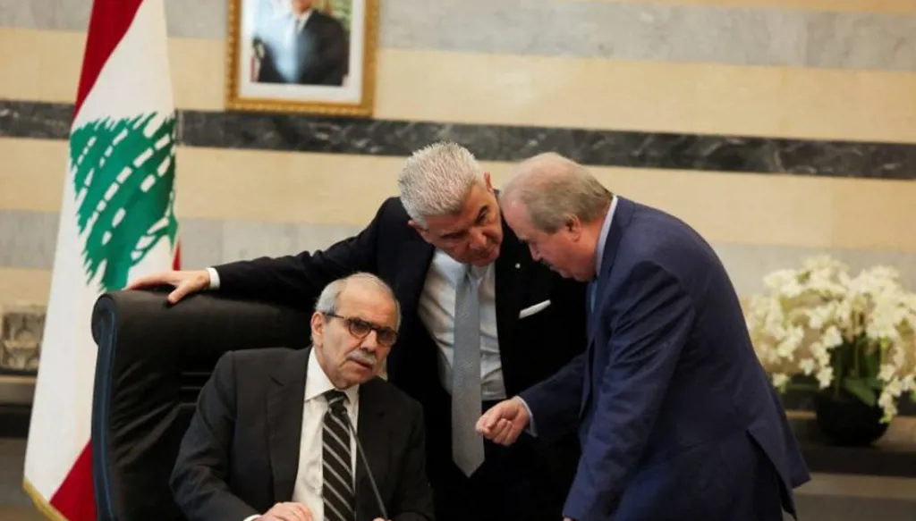 لا قانون للفجوة خارج التسوية وشظاياه تهز الحكومة