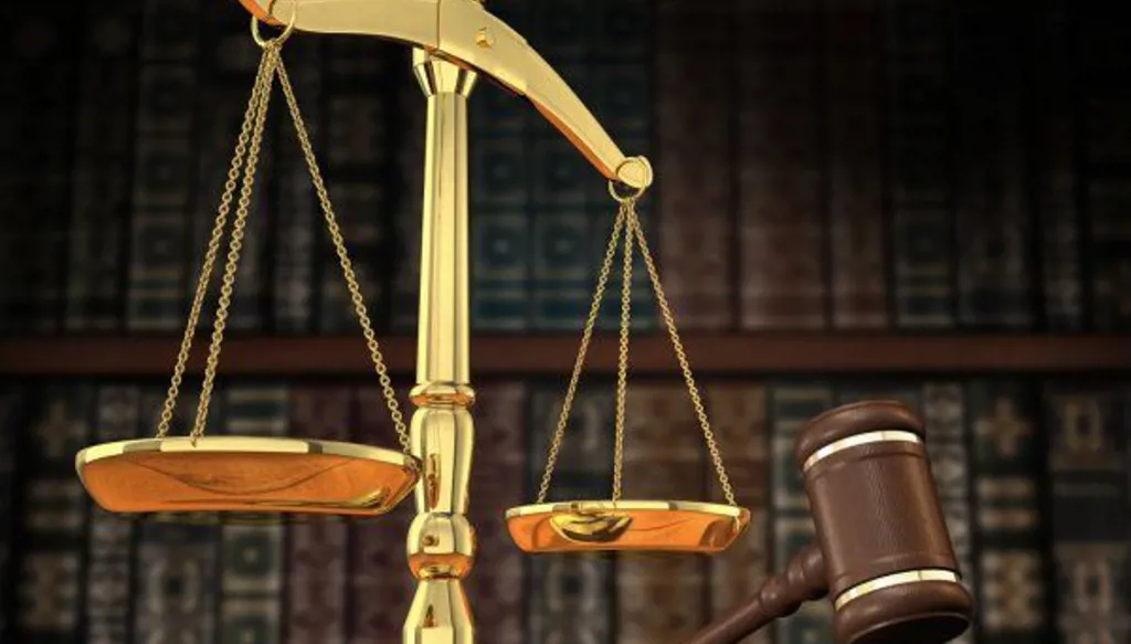 قضاء غبّ الطلب، شرقاً وغرباً ... العدالة كرتون